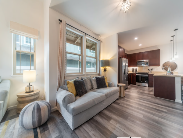 Your Dream Hawaiian Retreat Awaits in Makaha Valley - Luxury 4-Bedroom Home